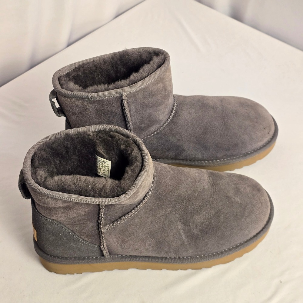 UGG Classic Mini II Grey Suede Sheepskin Ankle Boots 1016222 Mens 7 Womens 9